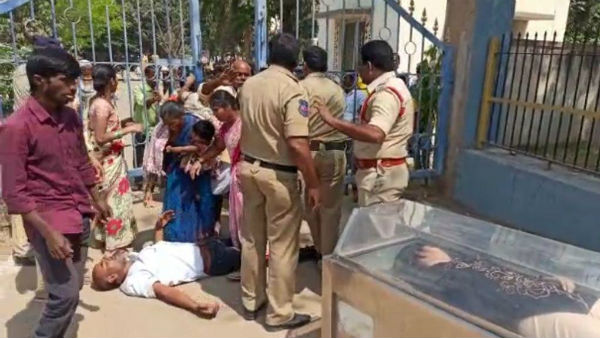 ఆత్మహత్య కాదంటున్న తల్లిదండ్రులు