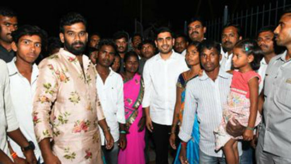 అతిథులకు స్వాగతం పలికిన సునీత, శ్రీరామ్