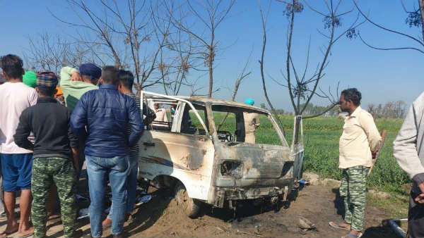 Bus catches fire in Punjab, 4 students killed Bus catches fire in Punjab, 4 students killed