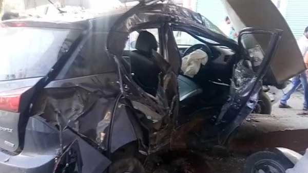 కర్మన్ఘాట్లో కారు ప్రమాదం