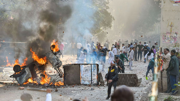 Delhi Violence: Journalist dead who was shot in Maujpur, death toll climbing every hour Delhi Violence: Journalist dead who was shot in Maujpur, death toll climbing every hour