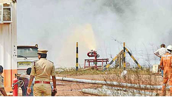 చమురు నిక్షేపాల కోసం..