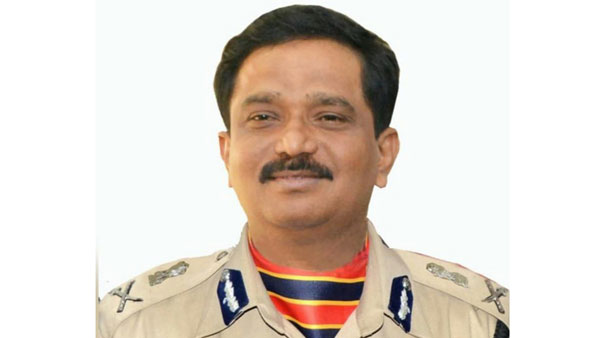 కేంద్ర సర్వీసులకు దరఖాస్తు చేసుకుంది వీరే