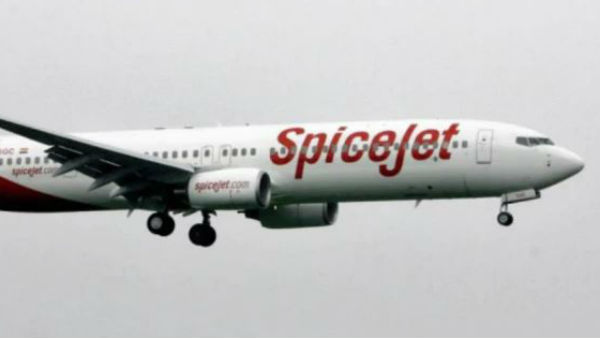 SpiceJet flight makes emergency landing in Kolkata after fuel leakage SpiceJet flight makes emergency landing in Kolkata after fuel leakage
