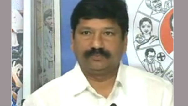 వైఎస్ కుటుంబం జోలికి రావొద్దు..