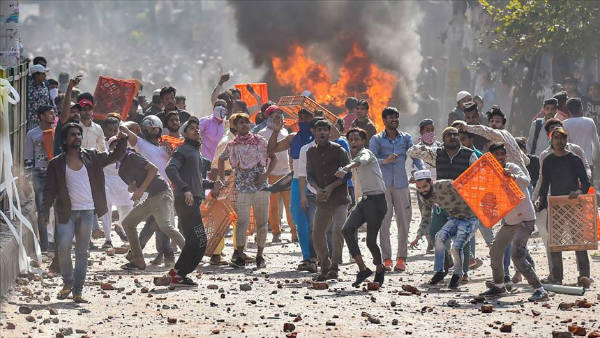 5 killed in clashes, How violence unfolded in northeast Delhi.. 5 killed in clashes, How violence unfolded in northeast Delhi..
