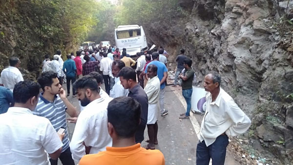 Karnataka: 9 tourists dead after tourist bus rams into mountain in Udupi Karnataka: 9 tourists dead after tourist bus rams into mountain in Udupi