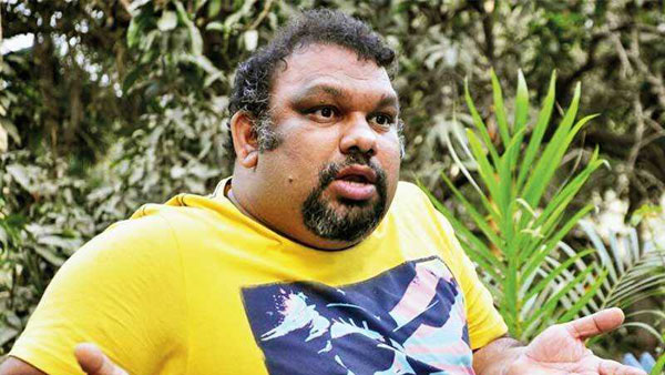 చట్టాన్ని చేతుల్లోకి తీసుకోవడమేంటి?