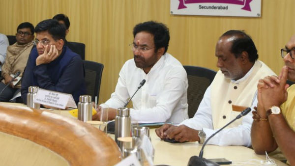 ఎర్రబస్సులు మాత్రమే తెలుసంటూ..