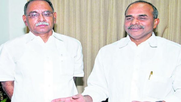 వైఎస్ హఠాన్మరణం తరువాత కాంగ్రెస్లోనే..