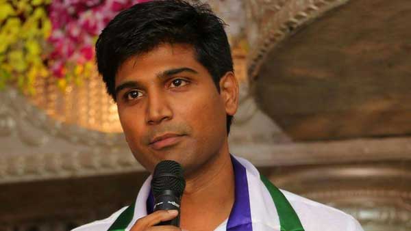 ఎంపీ కాన్వాయ్పై విడదల వర్గీయుల దాడి