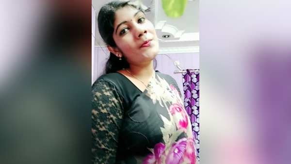టిప్ టాప్ లేడీ టిక్ టాక్ వీడియోలు