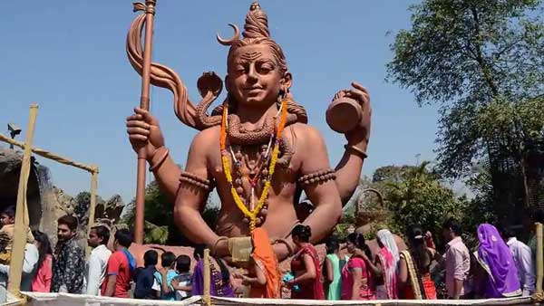 బ్రహ్మ, విష్ణువుల యుద్ధం :-
