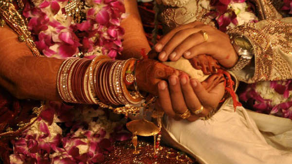 వరుడిని తరిమి తరిమి కొట్టిన మొదటి భార్య