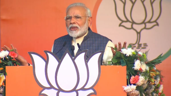 గృహ నిర్మాణాలను కేజ్రీవాల్ ప్రభుత్వం అడ్డుకుంది