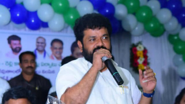 పెయిడ్ ఆర్టిస్టులతో దాడి..