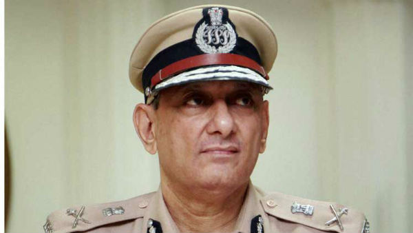 పుస్తకం రాసిన రిటైర్డ్ పోలీస్ కమిషనర్..