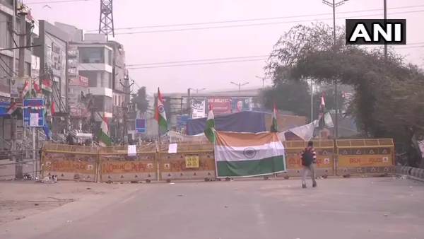 UP Police reopens Noida-Delhi road shut due to Shaheen Bagh protest..? UP Police reopens Noida-Delhi road shut due to Shaheen Bagh protest..?