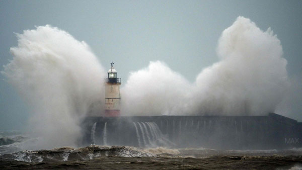 Storm Ciara to hit Britain,100mph winds as Met Office warns of further disruption Storm Ciara to hit Britain,100mph winds as Met Office warns of further disruption
