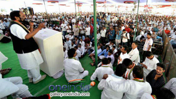 కాంగ్రెస్ లో కుమ్ములాటలు