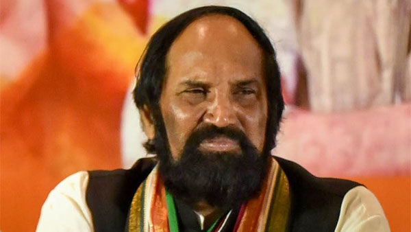 సీనియర్ నేతలను సమావేశానికి పిలవని ఉత్తమ్