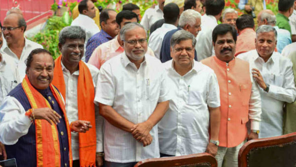 కన్నడిగులుగా గుర్తింపు పొందాలంటే అర్హతలు
