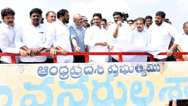 జూన్ నాటికి స్పిల్వే పనులు పూర్తికావాలన్న జగన్