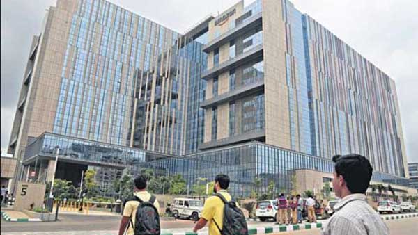 netizens slams Amazon for allegedly working at Hyderabad office on Janata Curfew day netizens slams Amazon for allegedly working at Hyderabad office on Janata Curfew day
