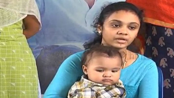 ఏడాది బాబును తీసుకుని..