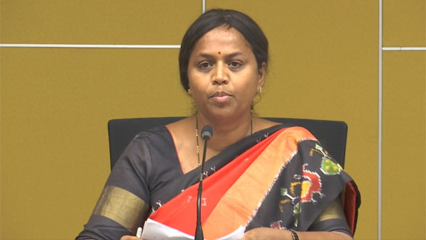 TDP senior leader Panchumarthi Anuradha allegations on Minister Sucharita TDP senior leader Panchumarthi Anuradha allegations on Minister Sucharita