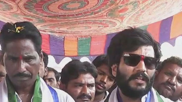 ఒకరిపై ఒకరు కేసులు పెట్టుకుంటున్న నేతలు