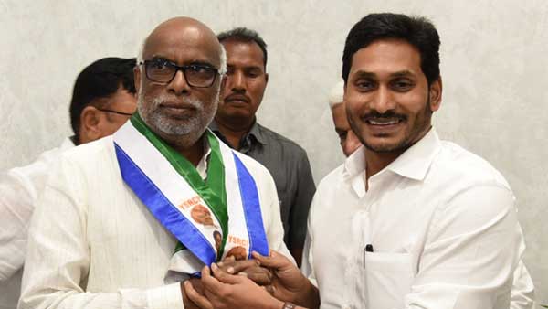 డొక్కా విషయంలో మాత్రం..