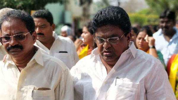వక్ఫ్ బోర్డ్ రాజకీయం.. జలీల్ పాత్ర..