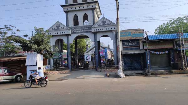 ఇప్పటికే స్తంభించిన ప్రజా జీవనం