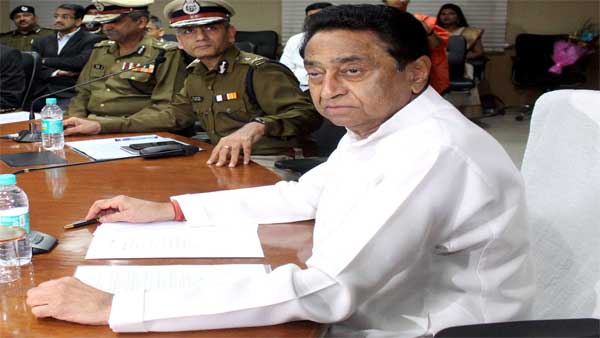 అమ్మడు లెట్స్ డూ కుమ్ముడు