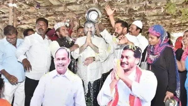 నెల్లూరులో జగన్ , వైఎస్ లతో పాటు ఎమ్మెల్యేకు పాలాభిషేకం