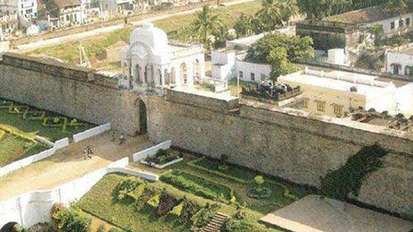 మాన్సాస్ ట్రస్టులో రాజవంశీకులు