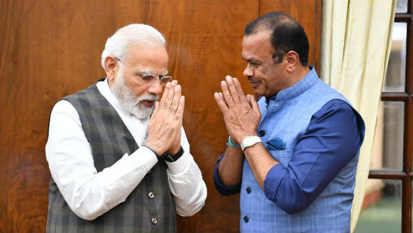 telangana congress mp komatireddy venkat reddy meets pm modi on pharma irt issue telangana congress mp komatireddy venkat reddy meets pm modi on pharma irt issue