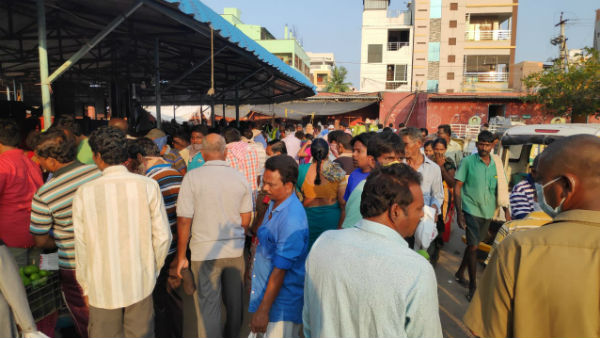 ఆన్ లైన్ ఆర్డర్లు నిలిచిపోవడంతో..