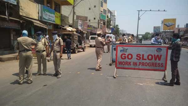 ఏపీలో జర్నలిస్టులపై పోలీసుల దాదాగిరి..