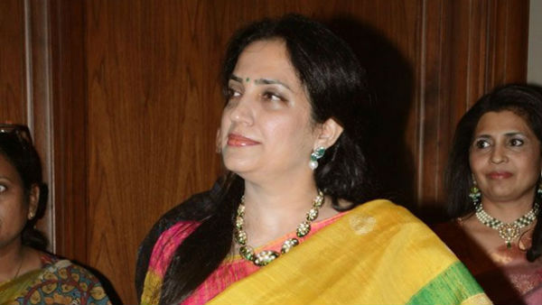 Rashmi Thackeray takes charge as an editor of Saamana daily, a mouthpiece of shiv sena Rashmi Thackeray takes charge as an editor of Saamana daily, a mouthpiece of shiv sena
