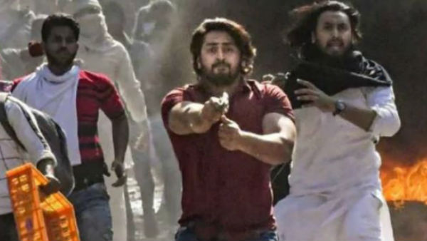 Delhi shooter Shahrukh who pointed gun at cop in Jaffrabad arrested Delhi shooter Shahrukh who pointed gun at cop in Jaffrabad arrested