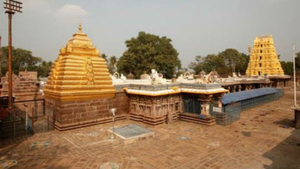 ప్యాకెట్లలోనే అన్నప్రసాద వితరణ