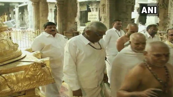 భక్తులు రావొద్దంటూ.. విజ్ఙప్తి