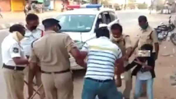 రెచ్చిపోయిన పోలీసులు..