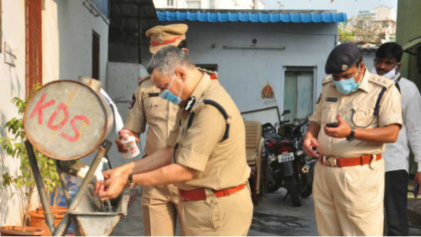 బెజవాడలో కర్ఫ్యూ, రెడ్ జోన్లు..