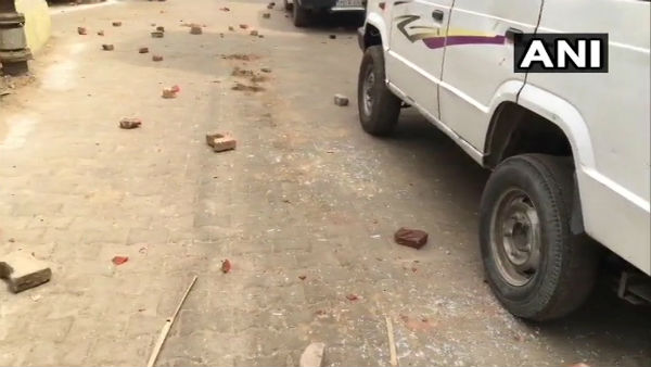 Uttar Pradesh: Health workers, police officials attacked by mob in Moradabad Uttar Pradesh: Health workers, police officials attacked by mob in Moradabad