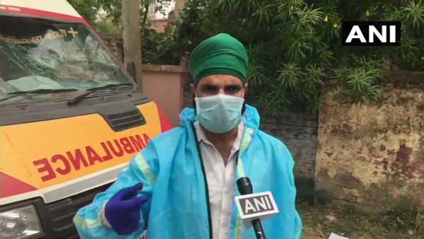 Uttar Pradesh: Health workers, police officials attacked by mob in Moradabad Uttar Pradesh: Health workers, police officials attacked by mob in Moradabad
