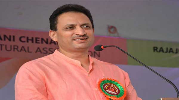 ప్రధాని, హోమ్ మంత్రికి ఫిర్యాదు