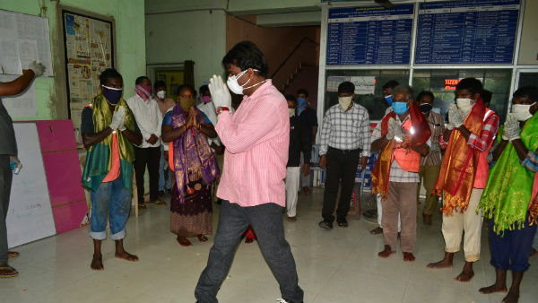నాడు ప్రధాని పాదపూజ.